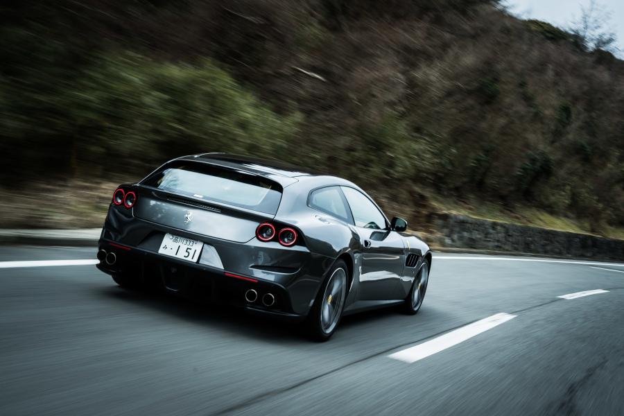  Ferrari GTC4Lusso 2016 года  (JP) (фото 10 из 24)